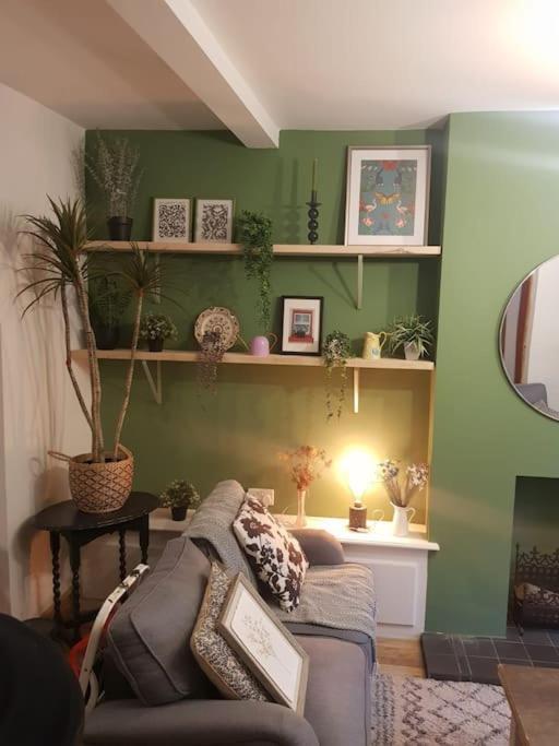 Just The Splott! Sleeps 6, 8 Mins To Stadium. 카디프 외부 사진